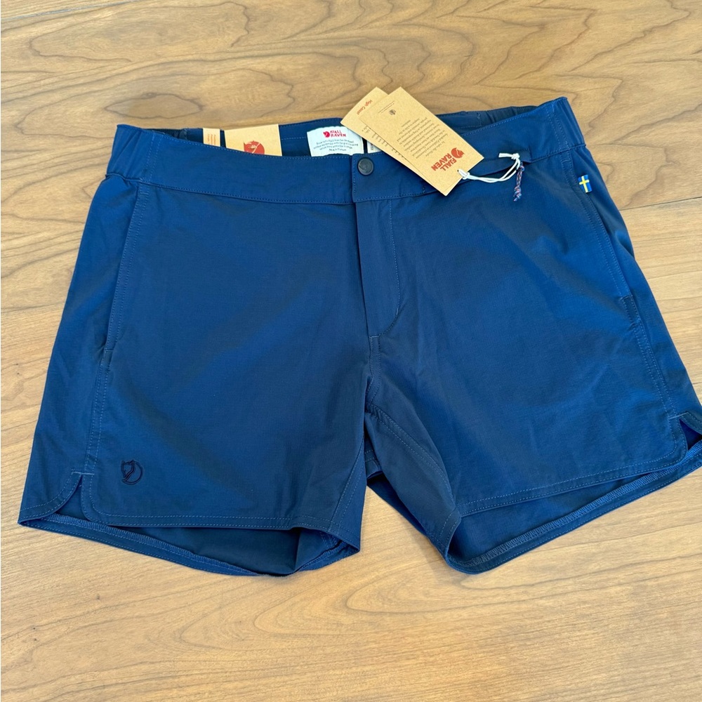 NWT Fjallraven High Coast Trail Shorts in Navy Blue - Size 12 (EU 42)